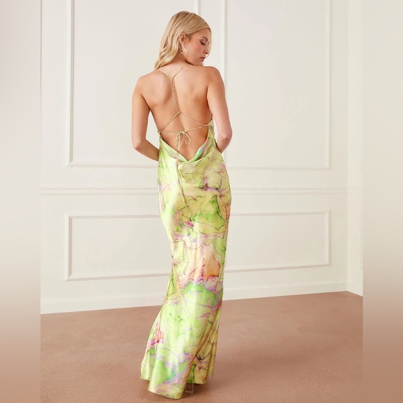 🔥NWT Vici Miami Nights Satin Cowl Neck Maxi Dress M
Sexy Summer Date Party Event - Picture 4 of 16